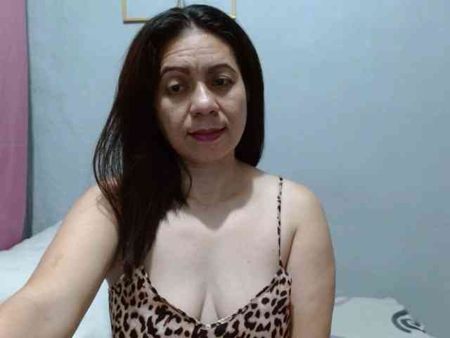 Scarletteb webcam