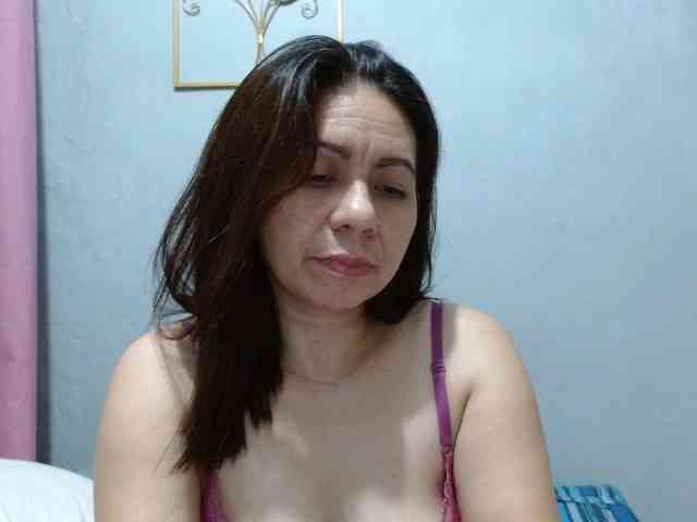 Scarletteb webcam