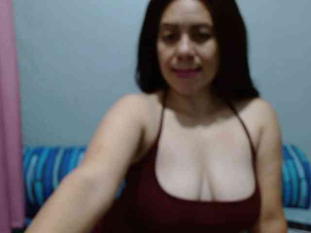 Scarletteb webcam