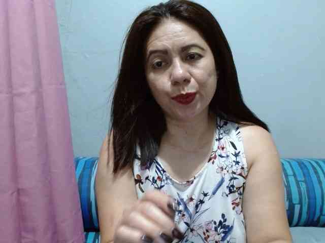 Scarletteb webcam