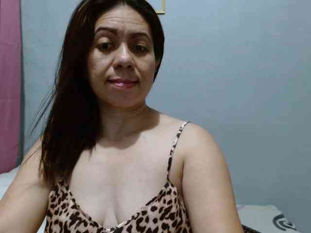 Scarletteb webcam