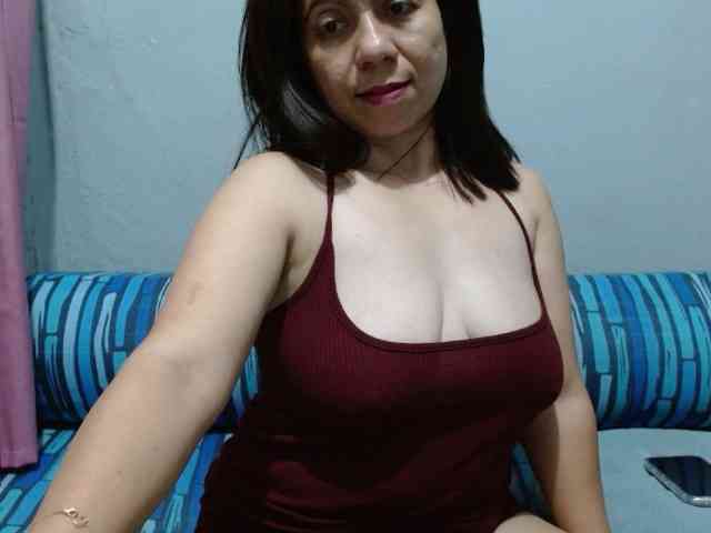 Scarletteb webcam