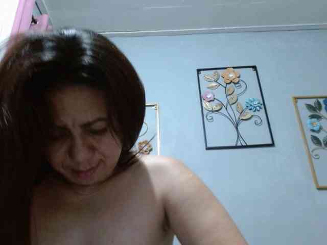 Scarletteb webcam