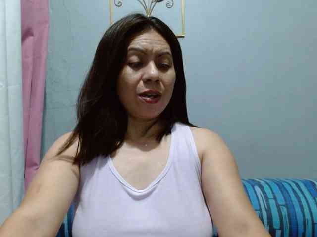 Scarletteb webcam