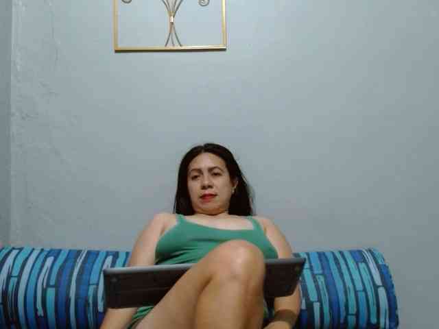 Scarletteb webcam