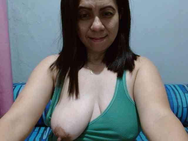 Scarletteb webcam