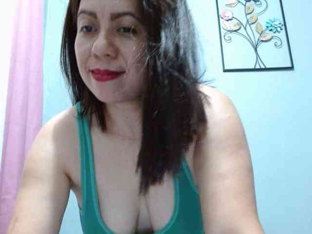 Scarletteb webcam