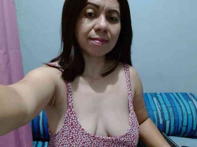 Scarletteb webcam