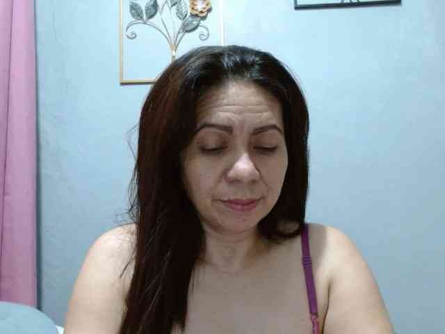 Scarletteb webcam