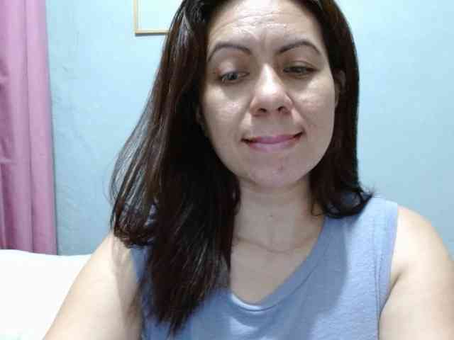 Scarletteb webcam