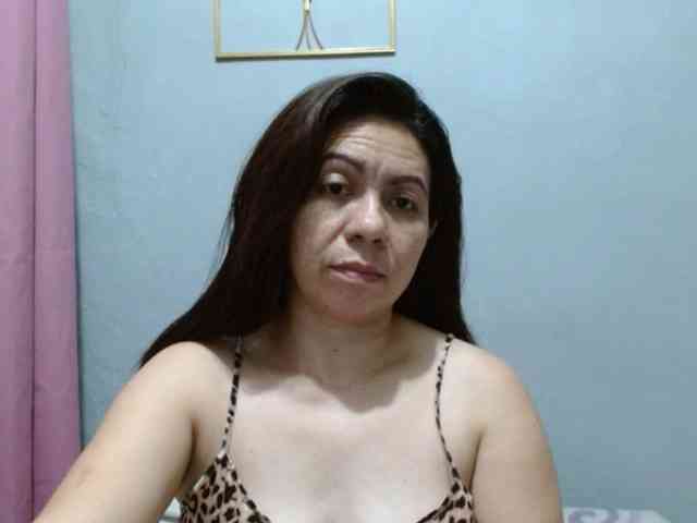 Scarletteb webcam