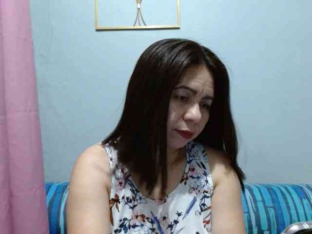 Scarletteb webcam