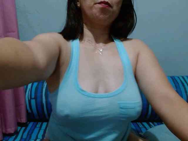 Scarletteb webcam