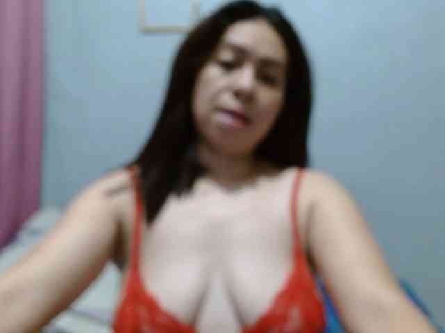 Scarletteb webcam
