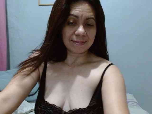 Scarletteb webcam
