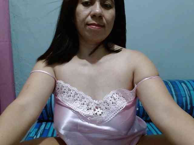 Scarletteb webcam