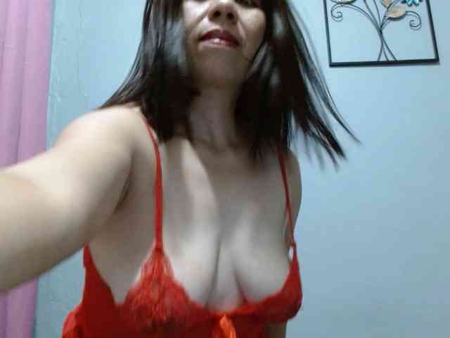 Scarletteb webcam