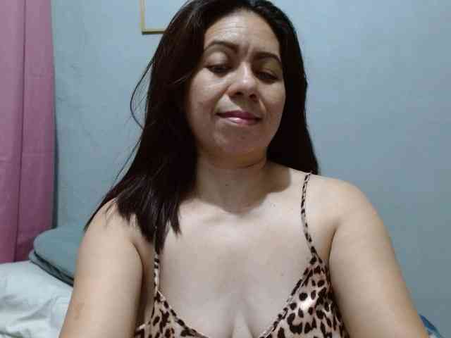Scarletteb webcam
