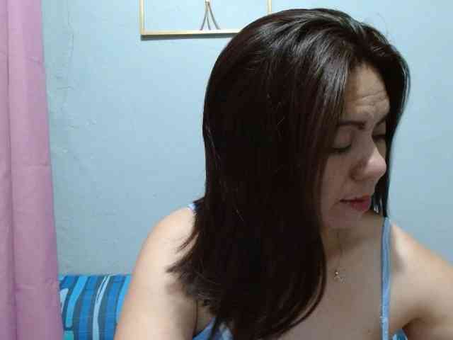 Scarletteb webcam