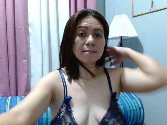 Scarletteb webcam