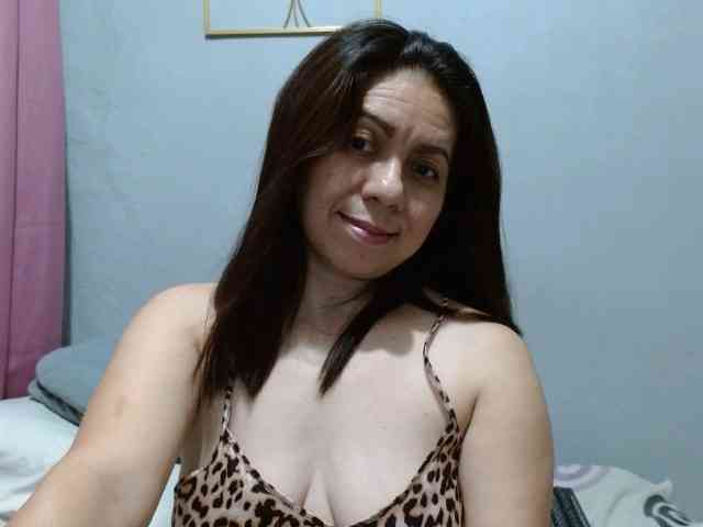 Scarletteb webcam