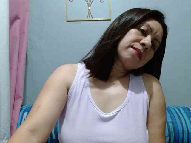 Scarletteb webcam