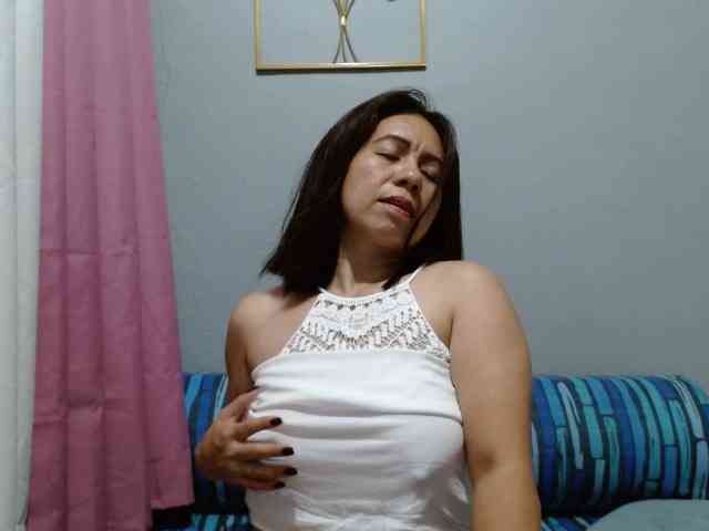 Scarletteb webcam