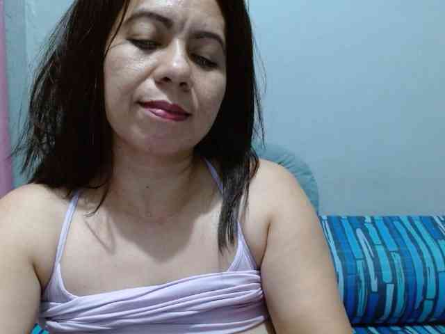 Scarletteb webcam