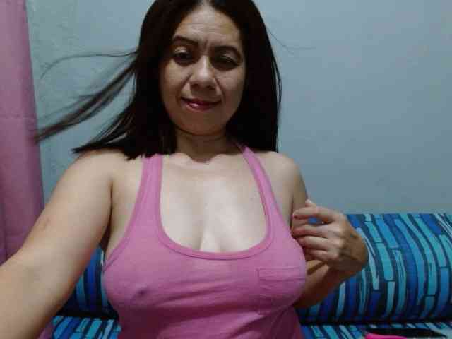 Scarletteb webcam