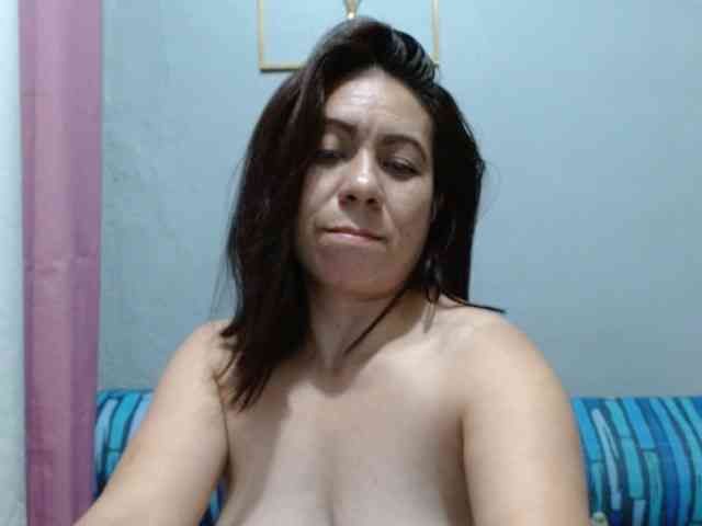 Scarletteb webcam