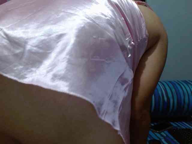 Scarletteb webcam