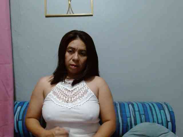 Scarletteb webcam