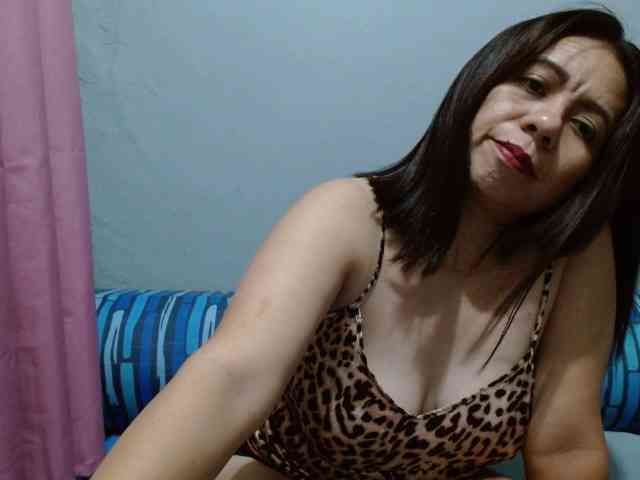 Scarletteb webcam