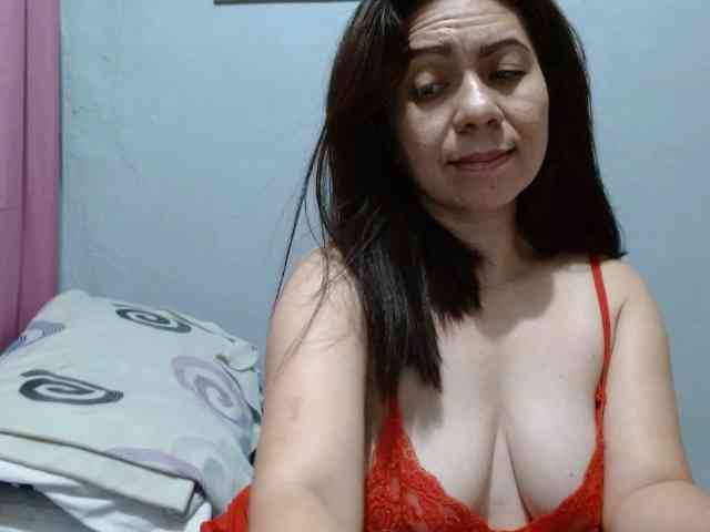 Scarletteb webcam