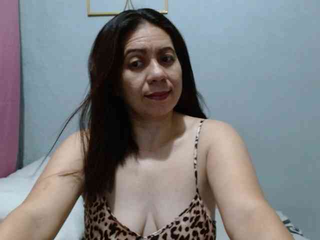 Scarletteb webcam