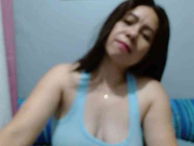 Scarletteb webcam