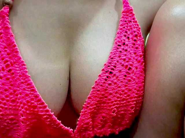 Nidhilove's BongaCams show and profile