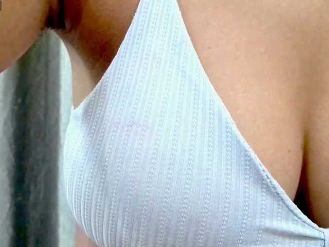 Discover Nidhilove from BongaCams