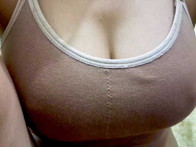 Nidhilove's BongaCams show and profile