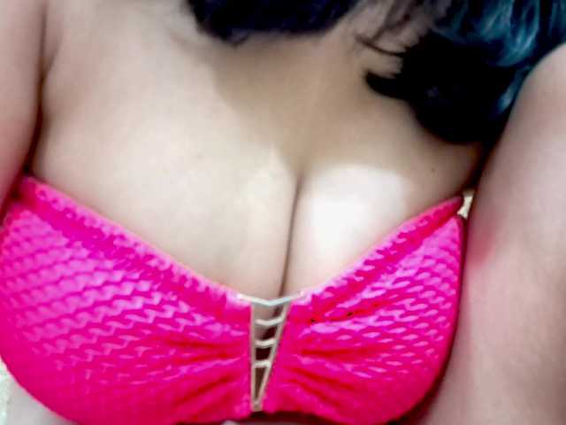 Nidhilove's BongaCams show and profile