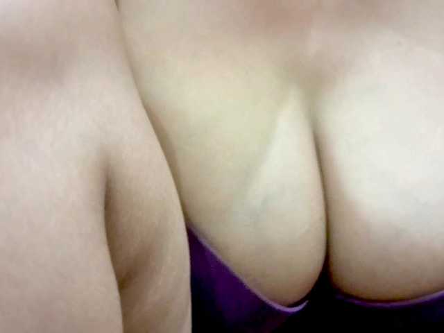 Nidhilove's BongaCams show and profile