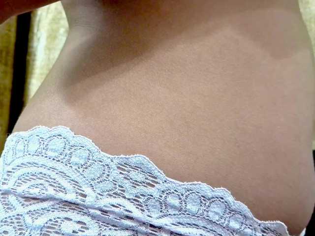 Nidhilove's BongaCams show and profile