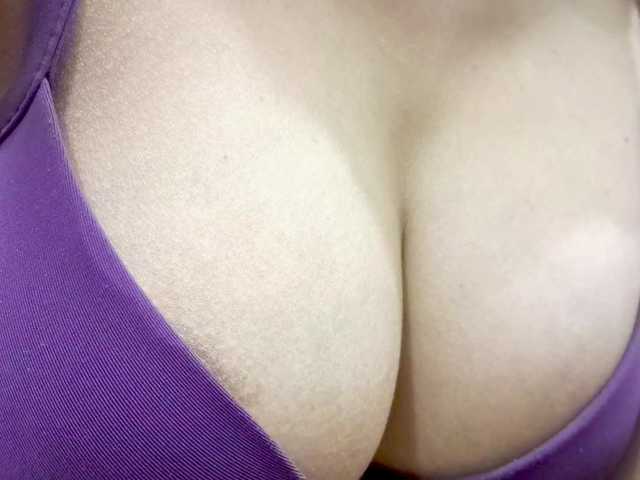 Nidhilove's BongaCams show and profile