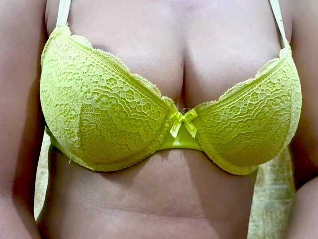 Nidhilove's BongaCams show and profile