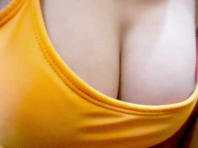 Nidhilove's BongaCams show and profile