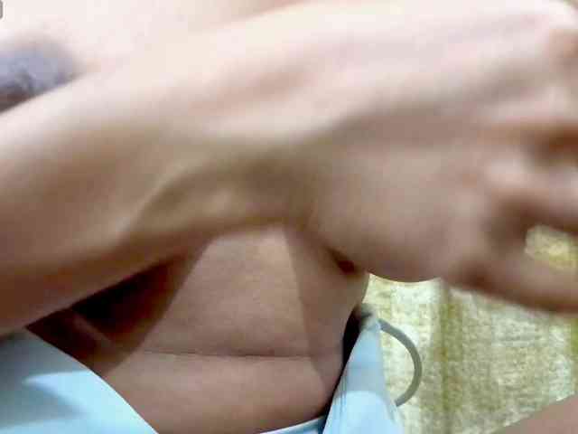 Nidhilove webcam