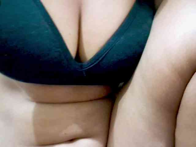 Nidhilove webcam