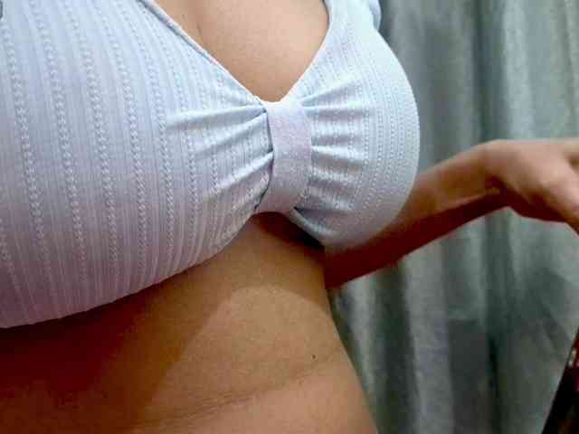 Nidhilove webcam