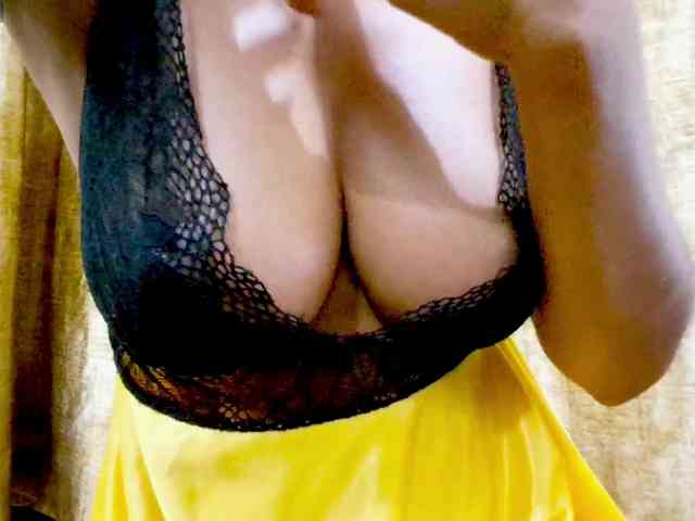 Nidhilove webcam