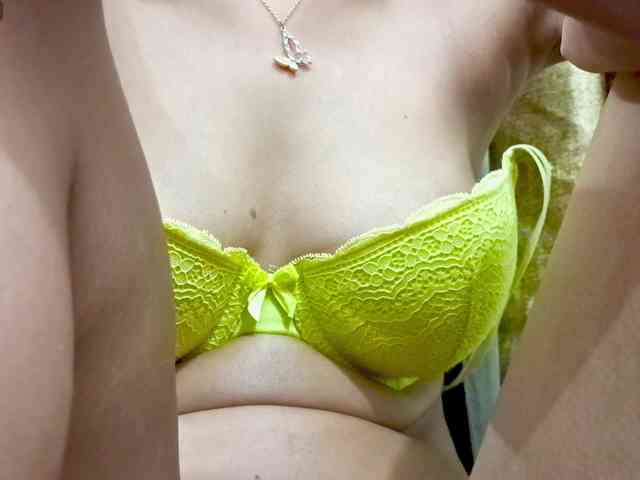 Nidhilove webcam